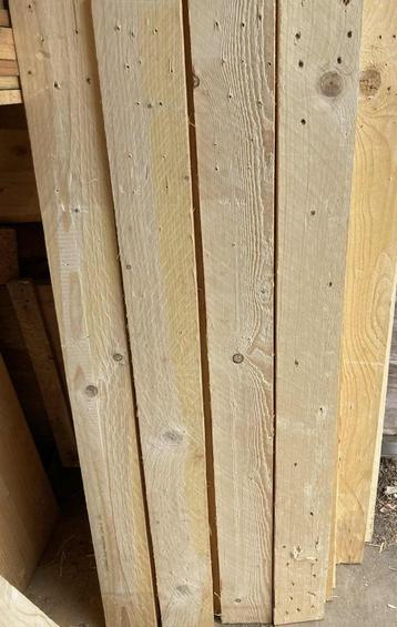Houten planken/latten beschikbaar voor biedingen