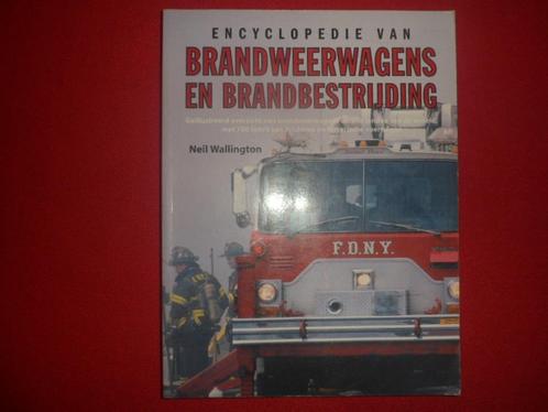 Encyclopedie van brandweerwagens en brandbestrijding, Boeken, Techniek, Gelezen, Overige onderwerpen, Ophalen of Verzenden
