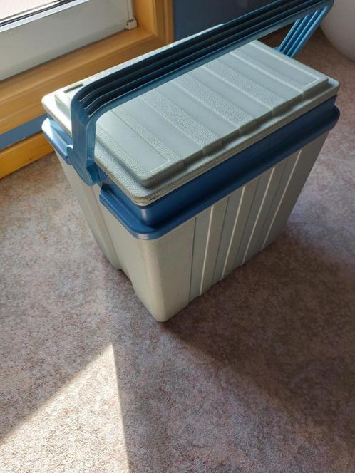Geïsoleerde koelbox met een inhoud van 20 liter, Caravans en Kamperen, Koelboxen, Zo goed als nieuw, Koelbox, Koelelement, Ophalen of Verzenden