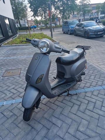 rsv scooter a klasse start rijd met alle papieren erbij