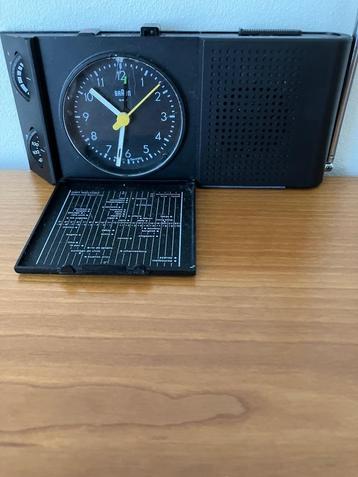 BRAUN klok radio wekker beschikbaar voor biedingen