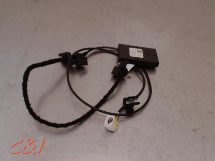 GPS Antenne van een Mercedes Vito, Auto-onderdelen, Elektronica en Kabels, Mercedes-Benz, Gebruikt, 3 maanden garantie, Ophalen of Verzenden