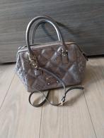 Grijze handtas van guess, Handtassen en Accessoires, Tassen | Damestassen, Ophalen of Verzenden