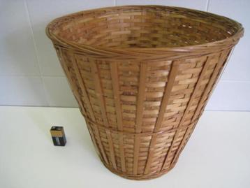 Rieten mand of vuilbakje, H 27cm, in perfekte staat !! beschikbaar voor biedingen