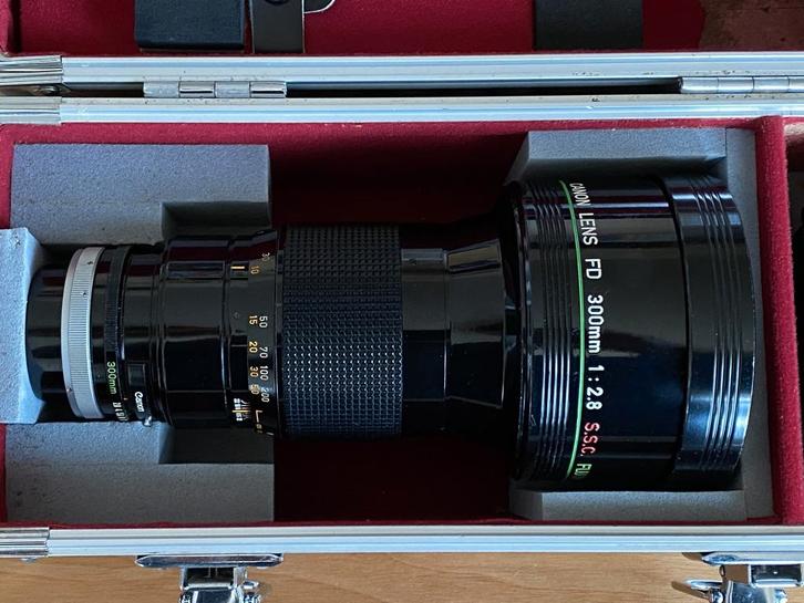 Canon FD 300mm f2.8 Fluorite telelens, met filters en koffer, Audio, Tv en Foto, Foto | Lenzen en Objectieven, Gebruikt, Telelens