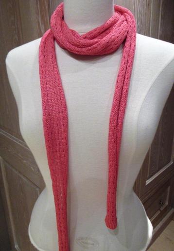 Roze InWear sjaal met motiefje beschikbaar voor biedingen