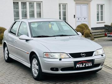Opel Vectra 1.8i * benzine * automaat * 122.000 km * xenon, Auto's, Automaat, 4 deurs, Vectra, Bedrijf