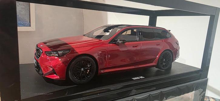 BMW M5 (G90) Pebble Beach - orange métallisé 1:18 GT-Spirit, Hobby & Loisirs créatifs, Voitures miniatures | 1:18, Neuf, Voiture