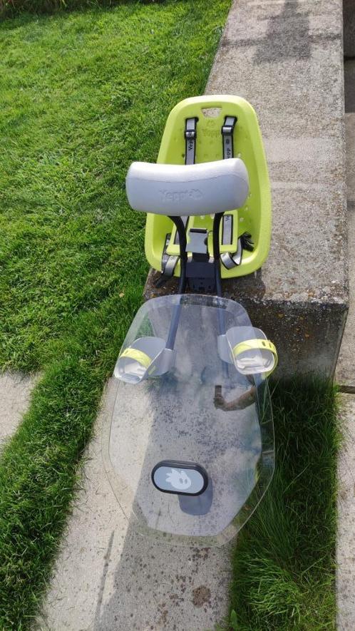 Yepp Mini Lime met windscherm en slaaprol, Vélos & Vélomoteurs, Accessoires vélo | Sièges de vélo, Utilisé, Siège avant, Repose-pieds
