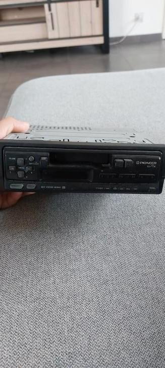 Auto radio  cassette ( Pioneer) 4x14w beschikbaar voor biedingen