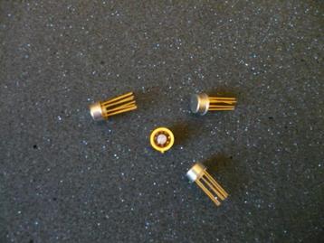 LM308 METAL CAN GOLD PINS beschikbaar voor biedingen