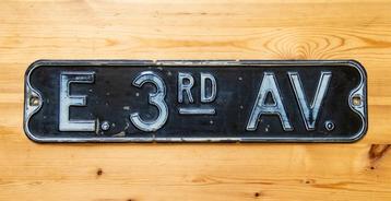 Te koop straatnaambord Amerika. beschikbaar voor biedingen