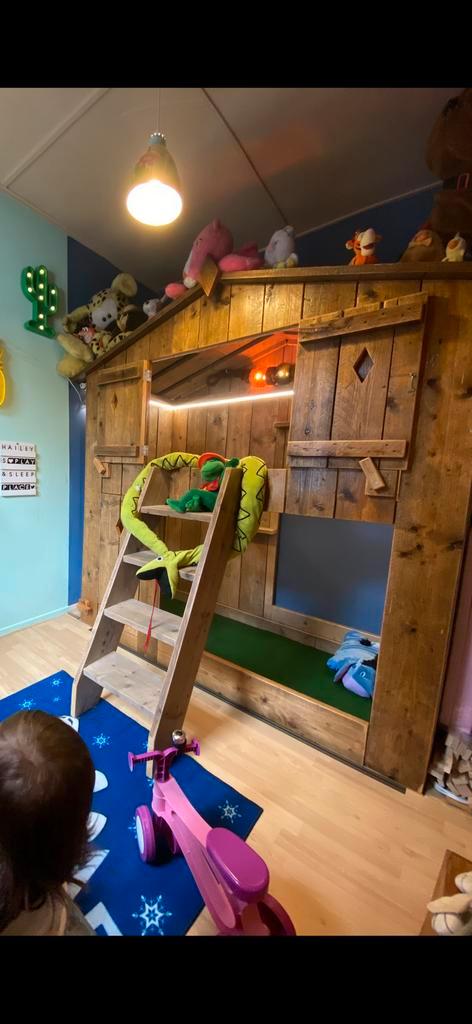 Zeer mooi stijgerhouten bedhuisje!, Enfants & Bébés, Chambre d'enfant | Lits superposés & Lits mezzanines, Comme neuf, Lits superposés