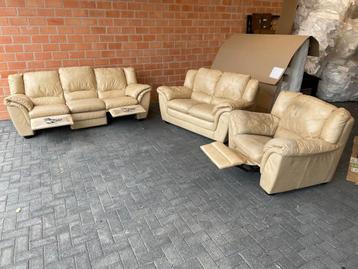 Salon met relaxen / leder NATUZZI  beschikbaar voor biedingen