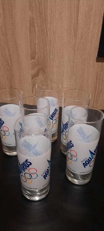 Aquarius drinkglazen beschikbaar voor biedingen
