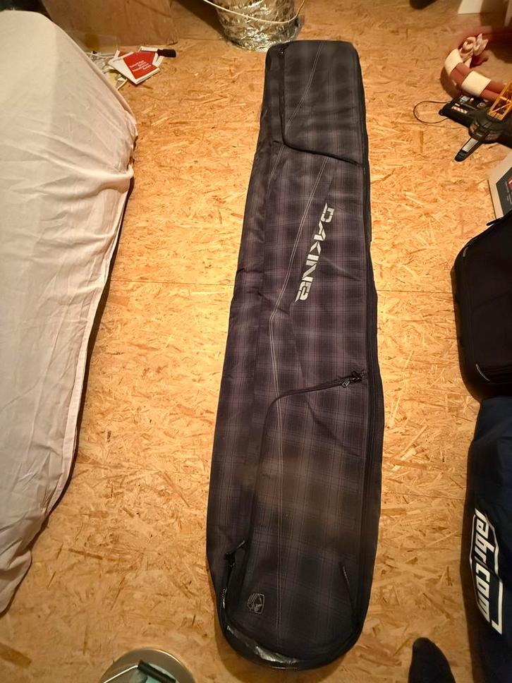Snowboard tas DAKINE, nieuwstaat 180cm, Sport en Fitness, Skiën en Langlaufen, Zo goed als nieuw, Schoenen, Ski, Ophalen