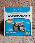 Vidéo SONY Hi8 CCD-TRV228E, TV, Hi-fi & Vidéo, Caméscopes numériques, Lampe intégrée, Enlèvement ou Envoi, Caméra, Comme neuf