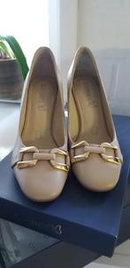 Klassieke beige schoenen met hoge hakken, Vêtements | Femmes, Chaussures, Beige, Chaussures à haut talons, Comme neuf, Enlèvement