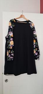 Mooi zwart tuniek-jurk-lange pull met bloemenmotief mouwen., Kleding | Dames, Grote Maten, Ophalen of Verzenden, Zo goed als nieuw