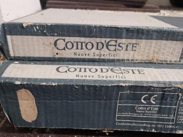 Keramische vloertegels beschikbaar voor biedingen