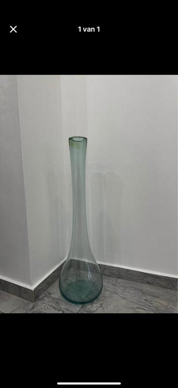  A vendre - vase fait main/ Te Koop handgemaakte vaas beschikbaar voor biedingen