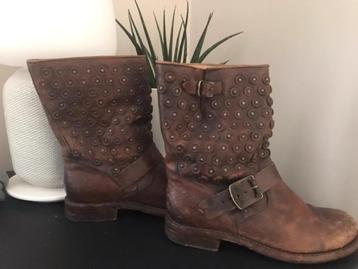 Bottes Brunes cloutées "FRYE" - Taille 38 beschikbaar voor biedingen