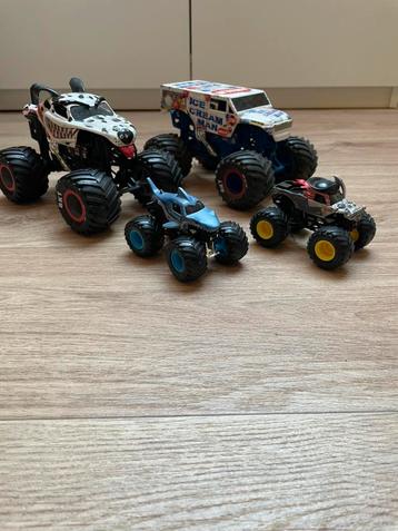 Hotwheels monstertrucks beschikbaar voor biedingen