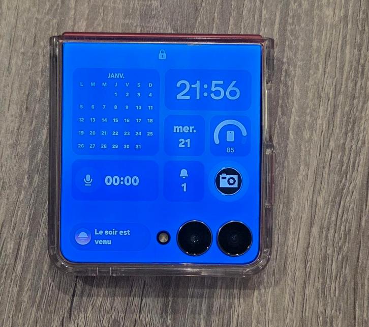 Échange Samsung zflip7 état neuf contre iPhone ou samsung, Télécoms, Téléphonie mobile | Apple iPhone, Enlèvement