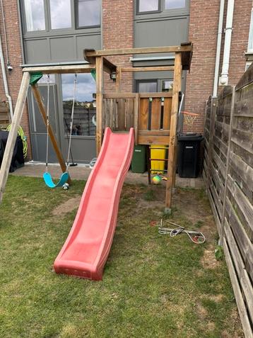 Schommel met glijbaan. beschikbaar voor biedingen
