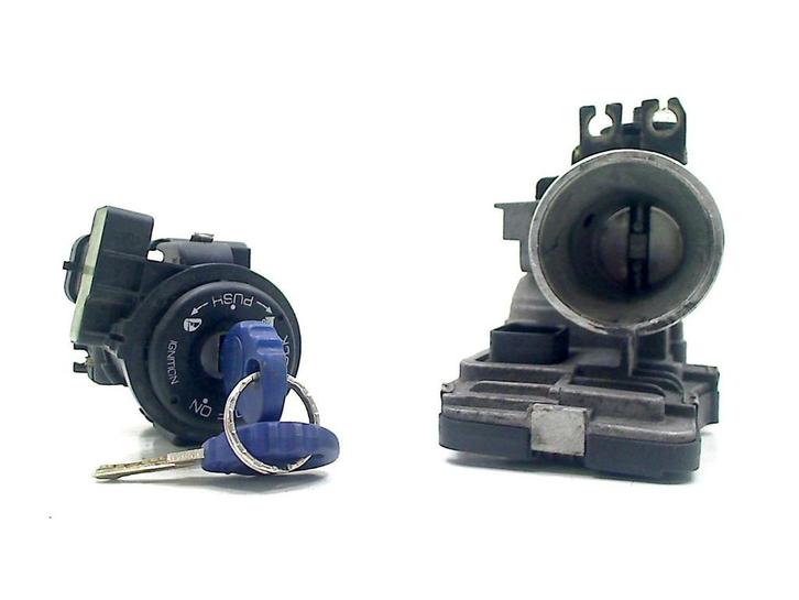 ENSEMBLE DE VERROU ET CYLINDRE DE PORTES Piaggio (cm084813), Motos, Pièces | Autre, Utilisé