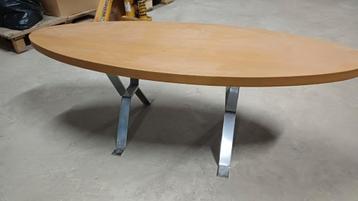 design salon tafel beschikbaar voor biedingen