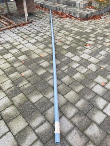 Lange kunststof buis,  gratis