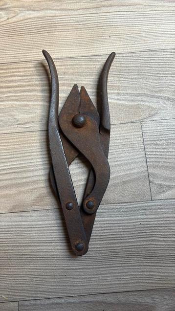 Folding wire cutter Brits wo1 beschikbaar voor biedingen