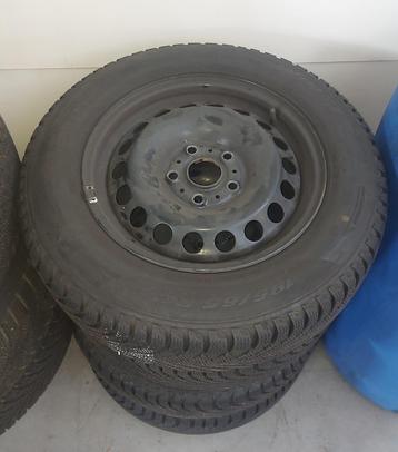 Winterbanden Pirelli + ijzeren velgen beschikbaar voor biedingen