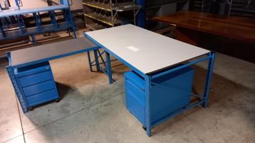 SPEED RACK-BUREAUS beschikbaar voor biedingen