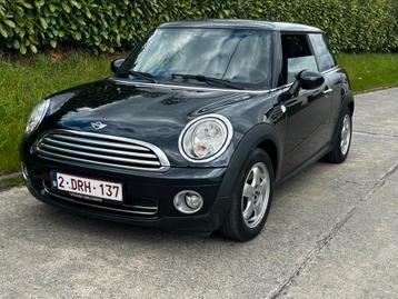 Mini Cooper 1.6 essence disponible aux enchères