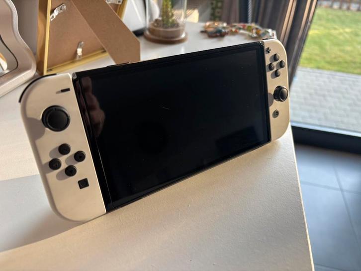 Switch OLED, Games en Spelcomputers, Spelcomputers | Nintendo Switch, Switch OLED, Ophalen