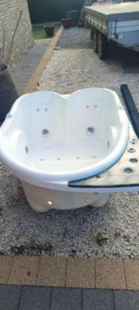 whirlpool badkuip 2 persoons, Doe-het-zelf en Bouw, Sanitair, Gebruikt, Bad, Ophalen