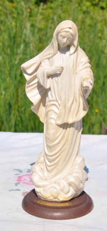 vierge de medugorje en resine  beschikbaar voor biedingen