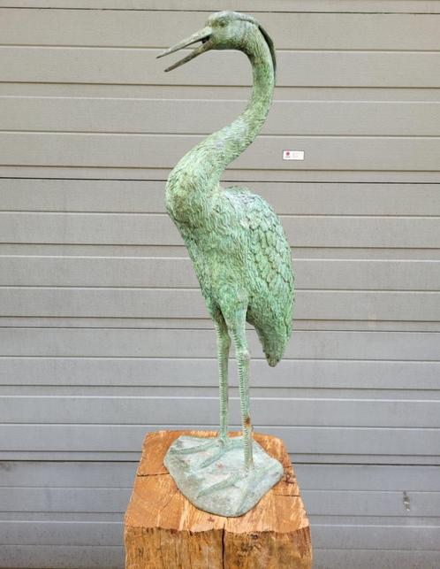 Grote bronze reiger tuinbeeld kunstwerk waterspuwer fontein, Tuin en Terras, Tuinbeelden, Zo goed als nieuw, Dierenbeeld, Metaal