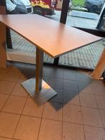 Tables de bar avec tabourets( mange debout), Enlèvement, Utilisé