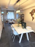 Mooie marmerlook eettafel met designstoelen, Huis en Inrichting, Tafels | Eettafels, Ophalen, Zo goed als nieuw