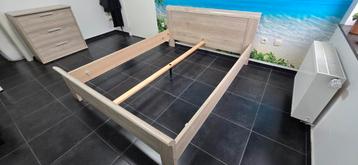 Tweepersoonsbed 160 x 200 beschikbaar voor biedingen