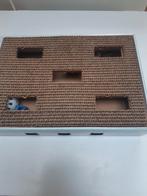 Een kattekrab doos met toebehoren mag weg gratis, Dieren en Toebehoren, Ophalen of Verzenden