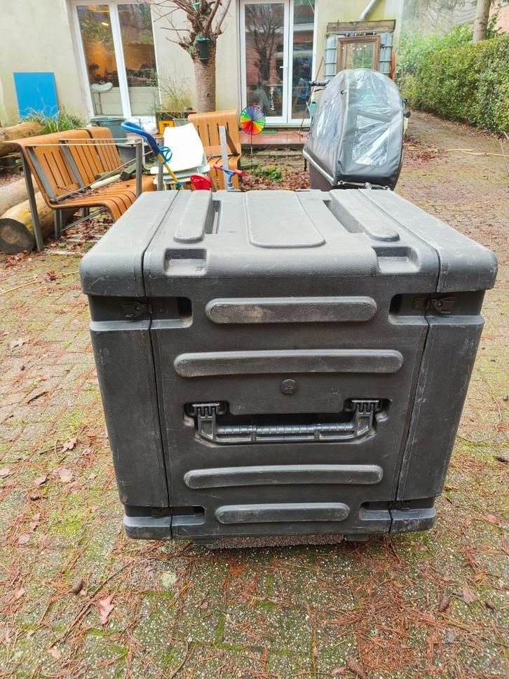 SKB - 12U 20-inch Deep rSeries Rolling Shock Rack Flightcase, Audio, Tv en Foto, Professionele apparaten, Gebruikt, Ophalen
