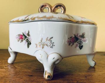 Vintage sieradendoosje porselein op vier pootjes roosjes  beschikbaar voor biedingen