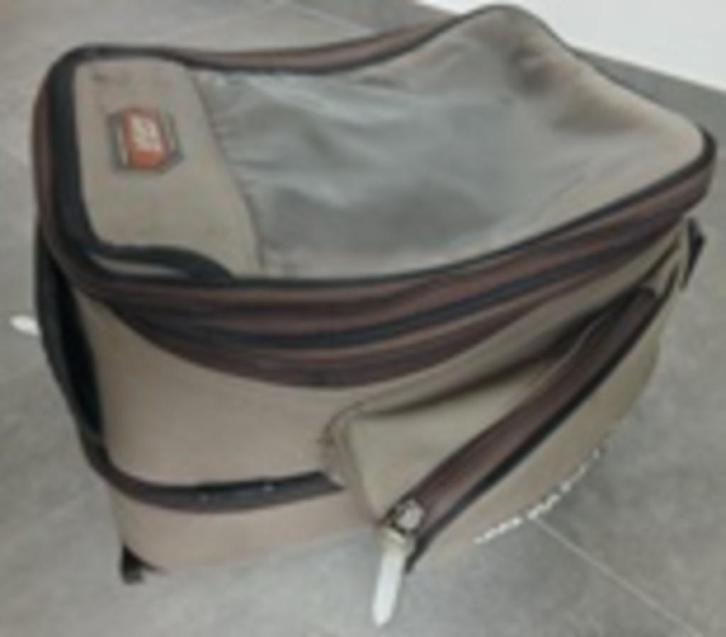 Magnetische moto tanktas / sacs de réservoir moto à aimants, Motoren, Accessoires | Koffers en Tassen, Zo goed als nieuw, Ophalen
