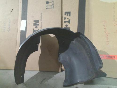 BINNENSPATSCHERM RECHTS VOOR Caddy Combi IV (8xa809962a), Auto-onderdelen, Carrosserie, Spatbord, Volkswagen, Voor, Rechts, Gebruikt