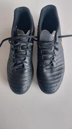 Sportschoenen Nike tiempo, Sport en Fitness, Ophalen, Zo goed als nieuw