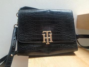 Tommy Hilfiger schoudertas beschikbaar voor biedingen